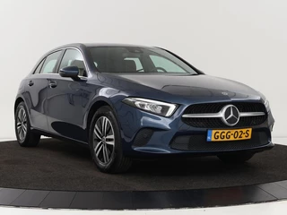 Mercedes-Benz A-Klasse Mercedes-Benz A-klasse 250e Urban | Stoelverwarming | Camera |  Sfeerverlichting | Full LED | Half leder | Park Assist | Climate control | DAB | Bluetooth | Cruise control - afbeelding nr 35