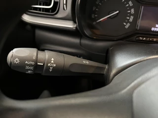 Citroën C3 Citroen C3 1.2 PureTech Max Automaat  Airco Navigatie d.m.v.Apple carplay / Android Auto Parksensoren Lichtmetalen Velgen - afbeelding nr 24
