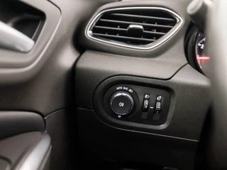 Opel Grandland X Opel Grandland X 1.2 Turbo Business+ (APPLE CARPLAY, GROOT NAVI, STUUR/STOELVERWARMING, LEDER, SPORTSTOELEN, GETINT GLAS, DAB+, LANE ASSIST, NIEUWE APK, NIEUWSTAAT) - afbeelding nr 23