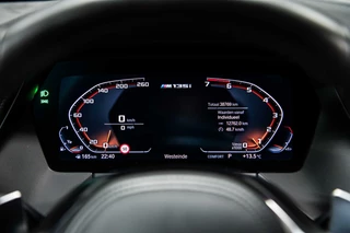 BMW 1 Serie BMW 1-serie M135i xDrive High Executive Edition | Panodak | HUD | H&K | Leder | NL auto | - afbeelding nr 39