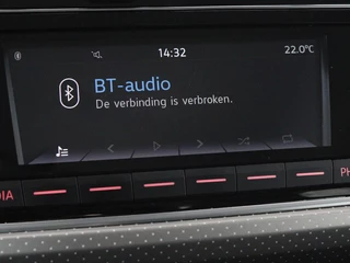 Volkswagen up! Volkswagen Up! 1.0 BMT high up! | Cruise control | Airco |  Bleutooth | LMV 15 inch | Parkeersensoren achter | Radio | LED dagrijverlichting - afbeelding nr 19