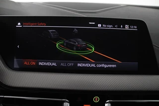 BMW 2 Serie BMW 2-serie Gran Coupé 218i Executive Edition (PANORAMADAK, ACHTERUITRIJCAMERA, PARKEERSENSOREN, STOELVERWARMING, AUTOMAAT) - afbeelding nr 22