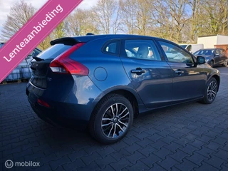 Volvo V40 Volvo V40 2.0 T2 / Dealer onderhouden / Zeer Netjes ! - afbeelding nr 6