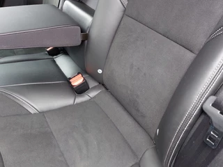 Volvo V40 Volvo V40 2.0 D2 R-Design Business | Origineel NL | Navi | Bi-Xenon | Clima | Cruise | Leder+Alcantara | Stoelverwarming | Pdc | Licht+Regensensor | 16''lm | Voorruitverwarming - afbeelding nr 26