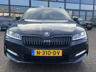 Škoda Superb Navigatie ACC DAB Sportstoelen Elek. Stoel Matrix Beam Stoelverwarming Getint Glas Camera Carplay NL Auto - afbeelding nr 8