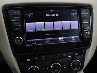 Škoda Octavia Skoda Octavia 1.2 TSI Elegance | Panoramadak | Leder |  Stoelverwarming | Xenon | Navigatie | Climate control | Keyless | Bluetooth | Cruise control - afbeelding nr 23