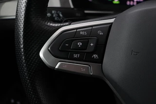 Volkswagen Passat Volkswagen Passat 1.4 TSI PHEV GTE Business | Trekhaak | Carplay |  Matrix LED | Adaptive cruise | Camera | Navigatie | Side Assist | Parkeerhulp - afbeelding nr 14