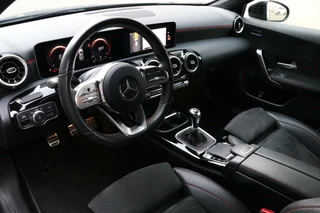 Mercedes-Benz A-Klasse Mercedes A-klasse 180 AMG Night Pakket Widescreen Lmv PrivacyGlass Camera Stoelverwarming Navi Uitstraling!! BJ2019 - afbeelding nr 14