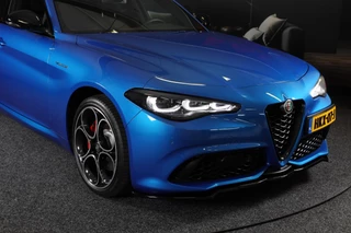 Alfa Romeo Giulia Alfa Romeo GIULIA 2.0 T GME AWD Tributo Italiano / FACELIFT / Digital Cockpit / Acc / HK / Leder / Elek Stoelen / Camera / 19 Inch - afbeelding nr 37