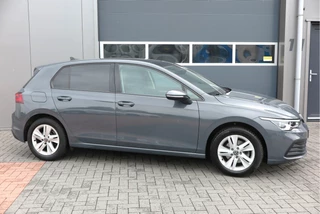 Volkswagen Golf Volkswagen Golf 1.5 TSI 96kw 130pk Style , Panorama dak , Led, Virtual cockpit ,Trekhaak uitklapbaar, PDC, Navigatie via Carplay , DAB+ , Stoelverwarming,Alcantara bekleding, etc. - afbeelding nr 6