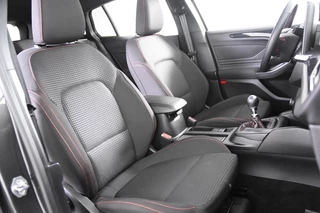 Ford Focus Ford Focus Wagon Hybrid ST-Line *1ste Eigenaar*Navigatie* - afbeelding nr 3