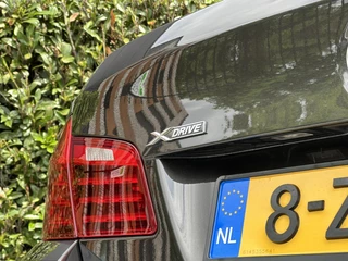 BMW 5 Serie BMW 5-serie 528xi High Executive, NL AUTO, NAP, PANO, NAVI, CRUISE, ECC-AIRCO, HUD, DODEHOEK, COMFORT STOELEN, CAMERA, LICHTMETAAL 17