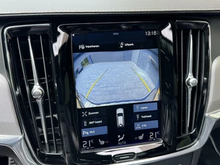 Volvo V90 Volvo V90 2.0 D3 R-Design Automaat | Panoramadak | Volleer | Camera met rondomzicht | Bowers&Wilkins | Adaptieve cruise control | Head-up Display | Apple CarPlay | LED | Parkeersensoren voor en achter - afbeelding nr 29
