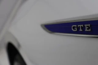 Volkswagen Passat Volkswagen Passat 1.4 TSI PHEV GTE | Head-Up | Stoelverwarming |  Camera | Adaptive cruise | Massage | Side Assist | Carplay | Matrix LED | Achterbankverwarming | Navigatie - afbeelding nr 32