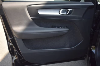 Volvo XC40 Volvo XC40 T2 129pk Aut. Business Pro | Trekhaak | Park Assist | Climate | - afbeelding nr 12