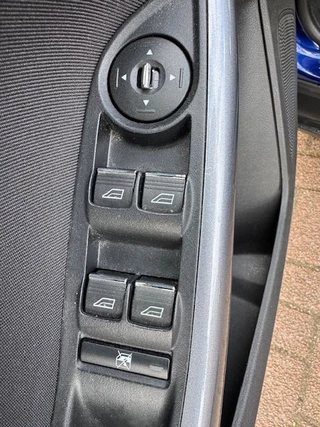 Ford Focus Airco/ECC,Cruisecontrol,Navigatie - afbeelding nr 11