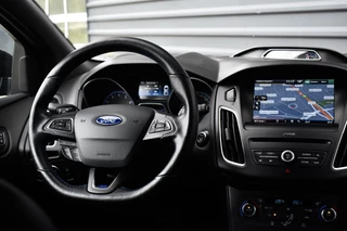 Ford Focus Ford Focus 2.3 RS 350pk | Dealer onderhouden | Milltek | Recaro Schaalstoelen | Camera | Stuurverwarming | - afbeelding nr 5