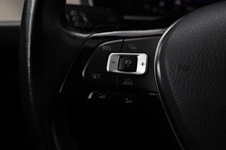 Volkswagen Passat Volkswagen Passat 1.4 TSI PHEV GTE | Head-Up | Stoelverwarming | 360 camera | Trekhaak | Keyless | Carplay | Dynamic Chassis Control | Full LED | Massage | Navigatie | Active Info Display - afbeelding nr 17