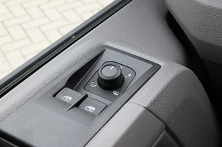 Volkswagen Crafter Volkswagen Crafter 2.0 TDI L3H3 140pk LEDER LED € 399 pm = 5jr gar - afbeelding nr 24