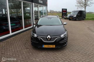 Renault Mégane Estate Renault Megane Estate 1.3 TCe GT-Line Led/17Inch/Sportstoelen - afbeelding nr 2