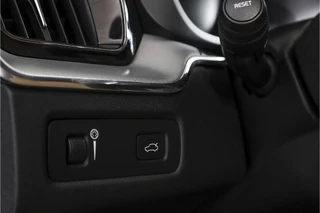 Volvo XC60 Volvo XC60 2.0 T4 Inscription 190 PK - Automaat | Dig. Cockpit | Elek. Trekhaak | Adapt. Cruise | Memory | Stoel-+Stuurverw. | PDC | Camera | NAV | ECC | Elek. Klep | LM 19