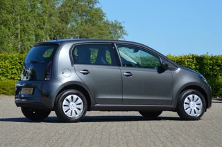 Volkswagen up! Volkswagen Up! 1.0 65 pk Executive pdc/cruise control/camera 5836 km! - afbeelding nr 37