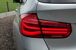 BMW 3 Serie BMW 320i Touring M-sport LEDER LED NAVI 184PK NAP AUTOMAAT - afbeelding nr 33