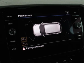 Volkswagen Passat Volkswagen Passat 1.4 TSI PHEV GTE | Adaptive cruise | Trekhaak wegklapbaar | Stoelverwarming |  Navigatie | Full LED - afbeelding nr 17