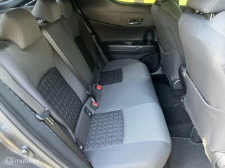 Toyota C-HR Toyota C-HR 1.8 Hybrid Bi-Tone carplay pdc all in rijklaar - afbeelding nr 13
