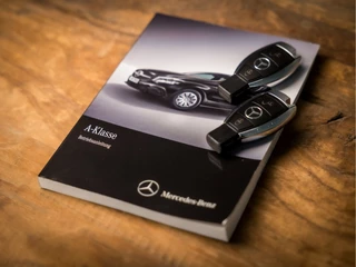 Mercedes-Benz A-Klasse Automaat (NAVIGATIE, CAMERA, LEDER/ALCANTARA, STOELVERWARMING, GETINT GLAS, SPORTSTOELEN, LED KOPLAMPEN, CRUISE, RODE STIKSELS, NIEUWE APK, NIEUWSTAAT) - afbeelding nr 17