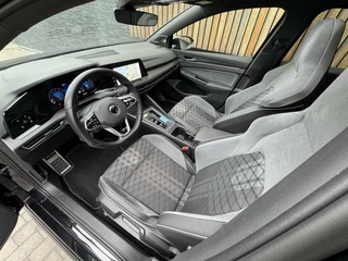 Volkswagen Golf Volkswagen Golf 1.5 eTSI R-Line Automaat | Panoramadak | LED | Black Style | Harman/Kardon HiFi | Achteruitrijcamera | Sfeerverlichting | Trekhaak afneembaar | Adaptieve cruise control | Parkeersensoren voor en achter - afbeelding nr 7