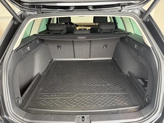 Volkswagen Passat Volkswagen Passat Variant 1.5 TSI CL Bns AUtomaat NAP Led carplay PDC Virtual cockpit - afbeelding nr 11