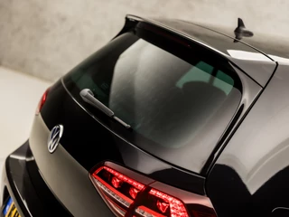 Volkswagen Golf Volkswagen Golf 1.4 TSI GTE Sport 204Pk Automaat (APPLE CARPLAY, NAVIGATIE, CLIMATE, LEDEREN SPORTSTOELEN, PARKEERSENSOREN, GETINT GLAS, CRUISE, NIEUWE APK, NIEUWSTAAT) - afbeelding nr 29
