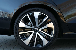 Volvo V60 Volvo V60 2.0 T6 Recharge AWD Inscription Panodak Headup Display 360View Adaptiv Cruise Leder Sportzetels Harman/Kardon Audio Laneassist 134000km BJ2021 - afbeelding nr 12