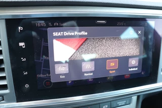 SEAT Ateca SEAT Ateca 1.5 TSI Xperience Business Intense. Panorama dak, dode hoek detector, navigatie - afbeelding nr 31