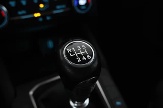 Ford Focus Ford Focus Wagon 1.5 EcoBlue Titanium Business Airco, Navigatie, Cruise Control, Apple Carplay - afbeelding nr 22