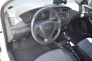 Hyundai i20 Hyundai i20 1.2i 4 cilinder i-Motion Cruise Airco PDC 44.941km - afbeelding nr 13