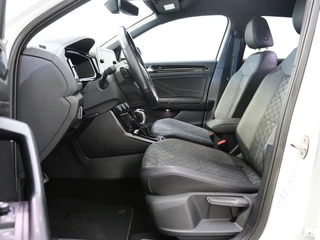 Volkswagen T-Roc Volkswagen T-Roc 1.5 TSI R-Line | Parkeersensoren | Stoelverwarming | Carplay | - afbeelding nr 14