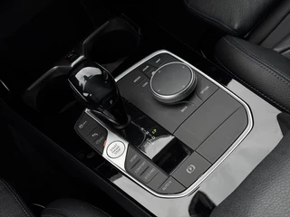 BMW 1 Serie BMW 1-serie 118i M-Sport | Leder | Apple Carplay | Live Cockpit | - afbeelding nr 28