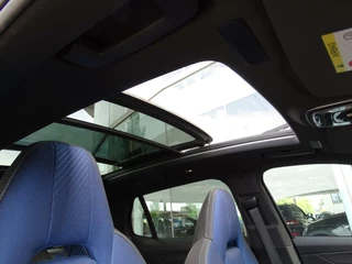 Lynk & Co 01 Lynk & Co 01 1.5 Panoramadak / Stoelverwarming / Carplay - afbeelding nr 4