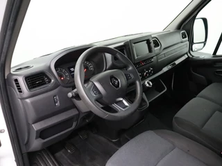 Renault Master Renault Master 2.3DCi 135PK L2H2 Work Edition | 2xSchuifdeur | Navigatie | Camera | 3-Persoons | Betimmering | Trekhaak - afbeelding nr 3
