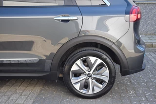 Kia e-Niro Kia e-Niro ExecutiveLine 64 kWh | Stoelverwarming/koeling | Elektrisch verstelb. bestuurdersstoel met geheugen | Draadloze telefoonlader | - afbeelding nr 7