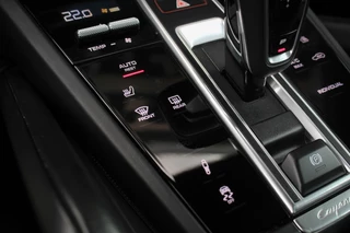Porsche Cayenne Porsche Cayenne 3.0 E-Hybrid | Sport Chrono | Pano | HUD | Origineel NL Auto! - afbeelding nr 30