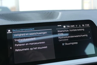 BMW 3 Serie BMW 3-serie 330e eDrive Sport/Shadow/Schuifdak/19inch - afbeelding nr 31