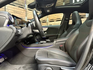 Mercedes-Benz A-Klasse Mercedes-Benz A-klasse 180 Business Solution AMG Pano Navi Clima Camera LED 19