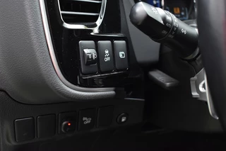 Mitsubishi Outlander Navi/Alcantara-Leder/Camera/Pdc/Standkachel/Trekhaak/Etc.! - afbeelding nr 17