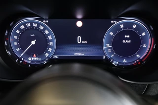 Alfa Romeo Giulia Alfa Romeo GIULIA 2.0 T GME AWD Tributo Italiano / FACELIFT / Digital Cockpit / Acc / HK / Leder / Elek Stoelen / Camera / 19 Inch - afbeelding nr 8