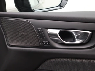 Volvo V60 Volvo V60 T8 PLUG-IN HYBRID AWD R-DESIGN SCHUIFDAK HEAD-UP DISPLAY HARMAN - afbeelding nr 46