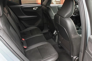Volvo XC40 Volvo XC40 T5 Recharge R-Design | Parkeercamera | Stoelverwarming | Pilot Assist | Glossy Black | Keyless - afbeelding nr 19