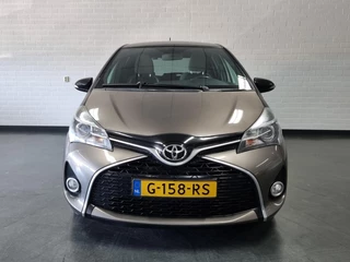 Toyota Yaris Toyota Yaris 1.3 VVT-i Dynamic Bi-Tone - afbeelding nr 2